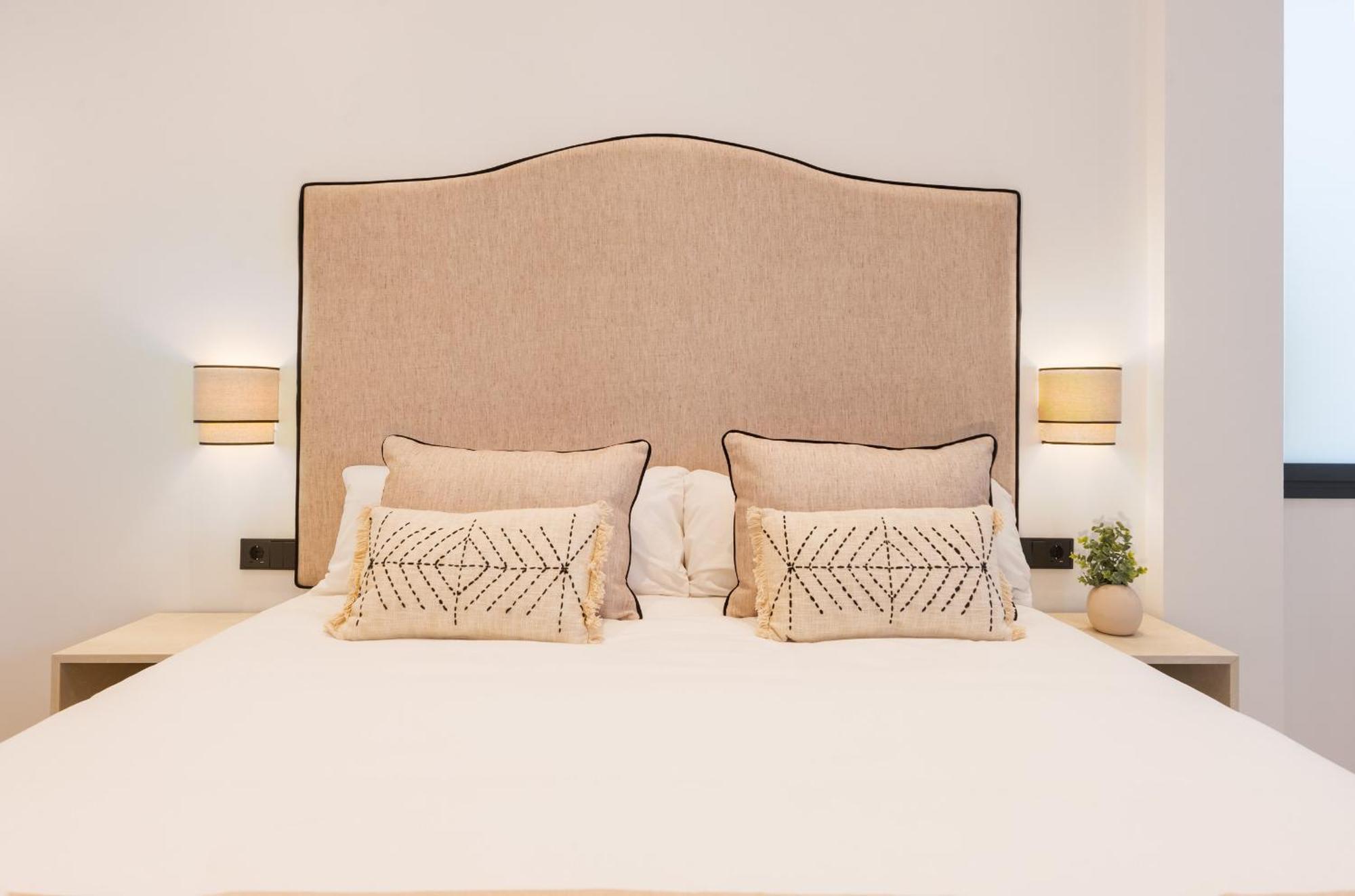 New Design Apartment - Private Patio - Gallos 2 เซบีญา ภายนอก รูปภาพ