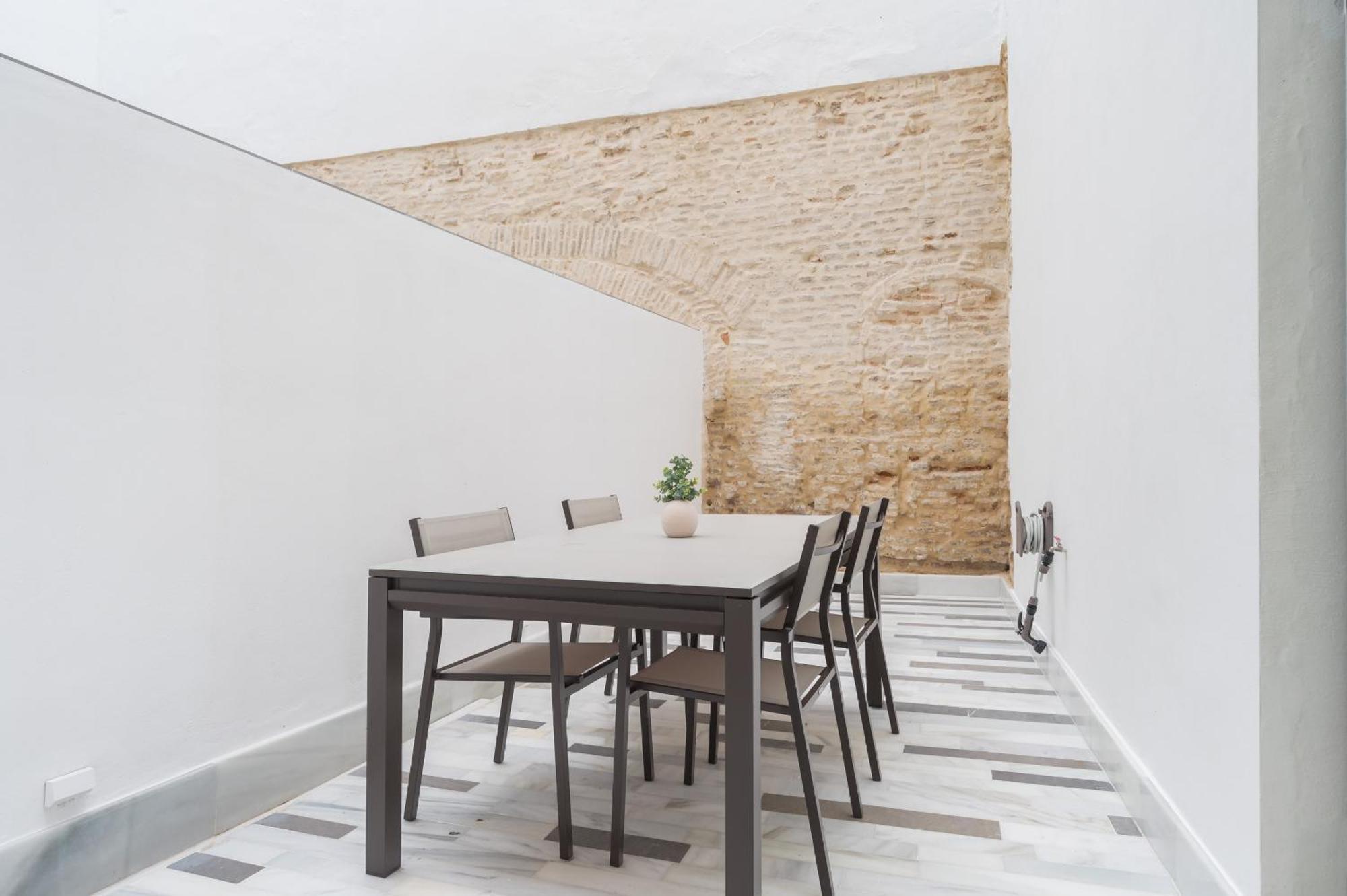 New Design Apartment - Private Patio - Gallos 2 เซบีญา ภายนอก รูปภาพ