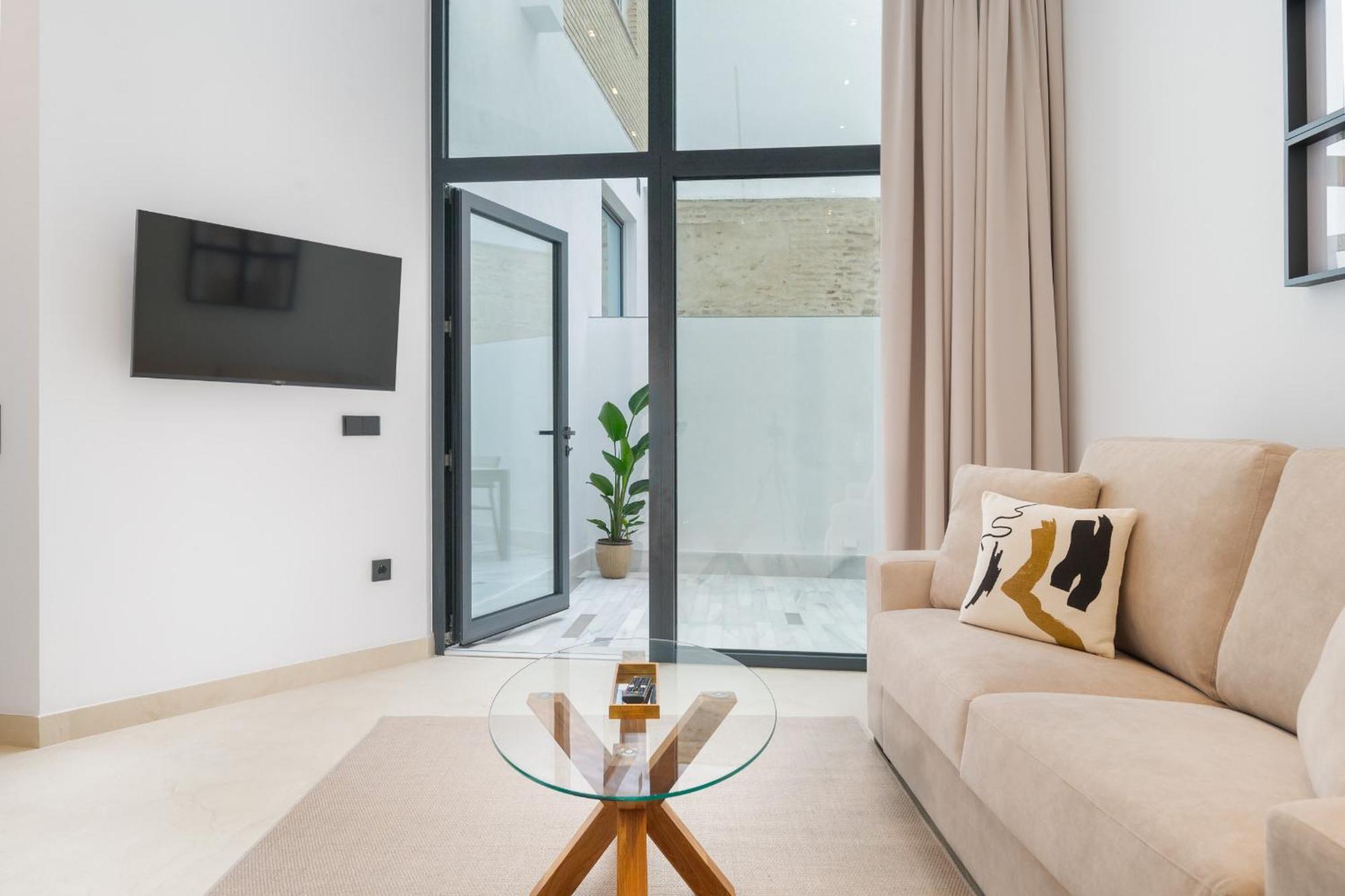 New Design Apartment - Private Patio - Gallos 2 เซบีญา ภายนอก รูปภาพ