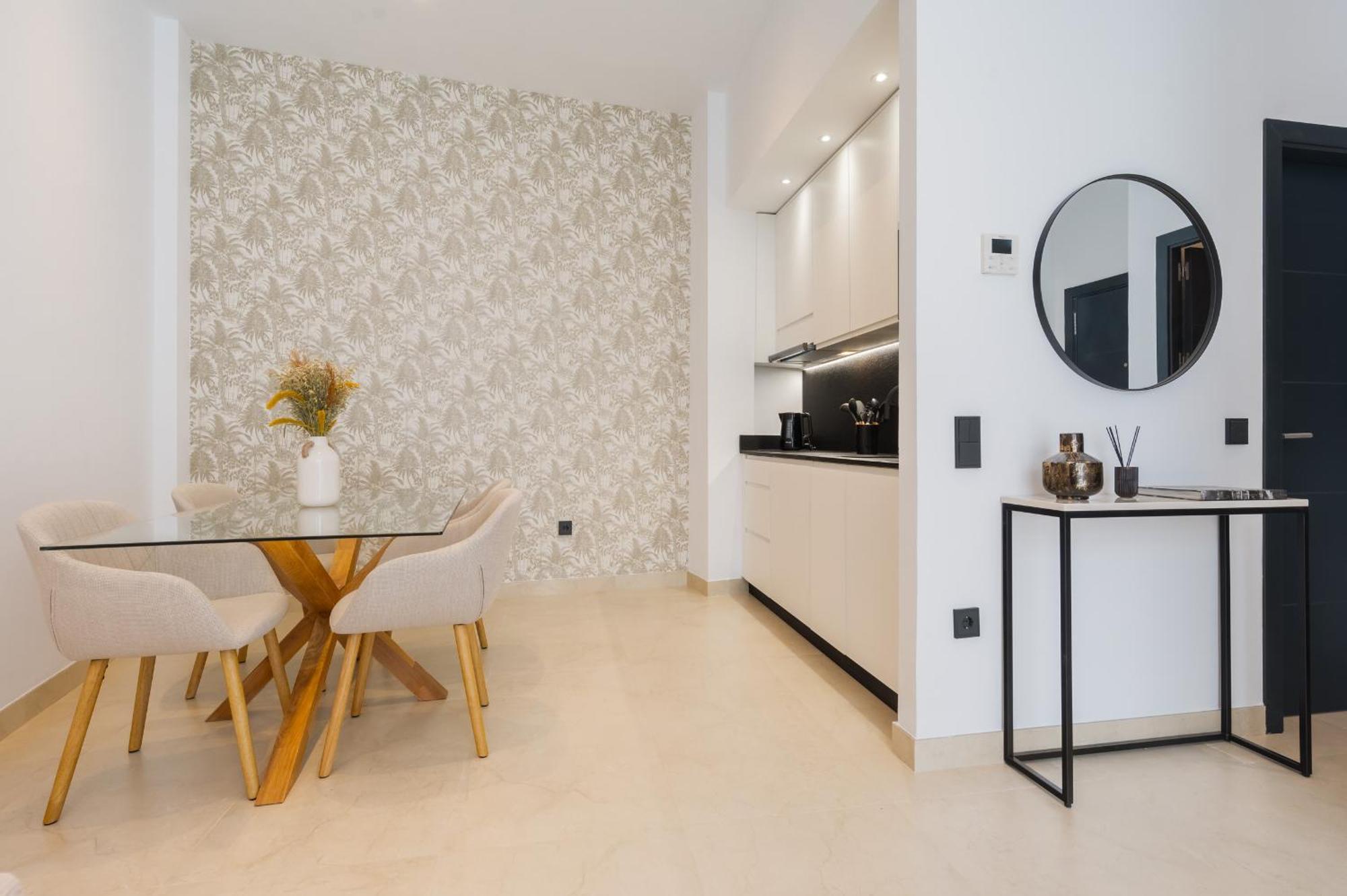 New Design Apartment - Private Patio - Gallos 2 เซบีญา ภายนอก รูปภาพ