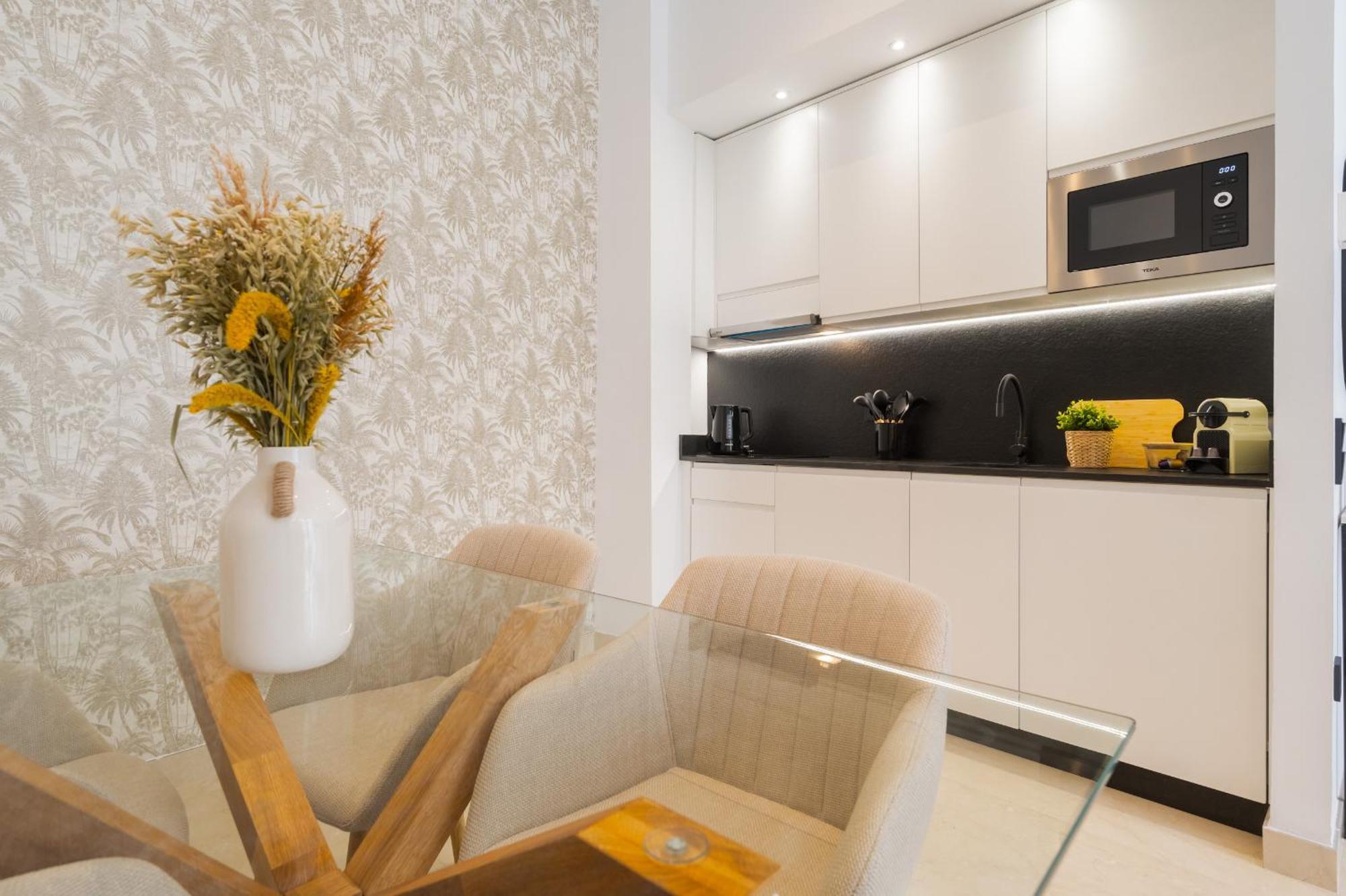 New Design Apartment - Private Patio - Gallos 2 เซบีญา ภายนอก รูปภาพ